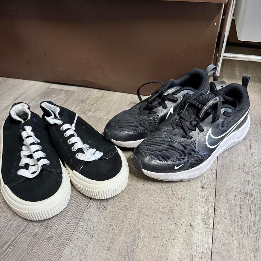 Nike Black Trainers